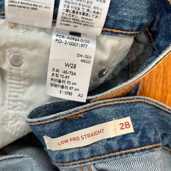 Levi’s Low Pro High Rise Straight Leg Light Denim Blue Loose Baggy Jeans Sz W28 - Picture 8 of 16